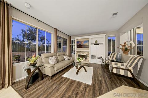 8172 Gilman Ct, La Jolla, CA 92037 photo 4