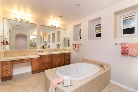 7609 Seattle Dr, La Mesa, CA 91941 photo 14