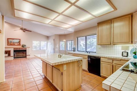 2099 Roberts Pl, Escondido, CA 92029 photo 8