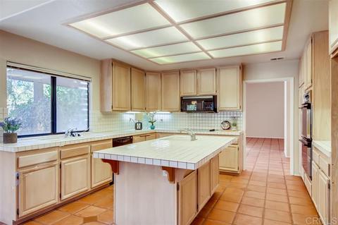 2099 Roberts Pl, Escondido, CA 92029 photo 5