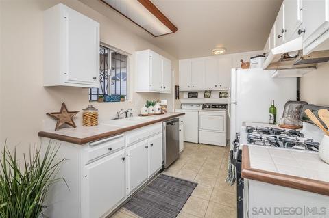 3286 Buena Hills Dr, Oceanside, CA 92056 photo 10