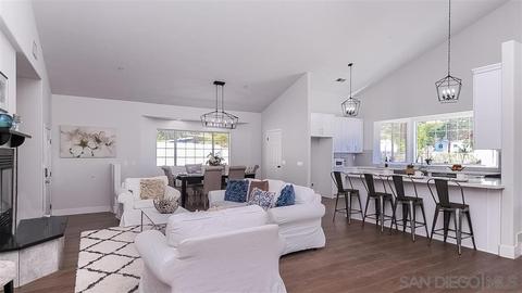 535 Valley Dr, Vista, CA 92084 photo 8