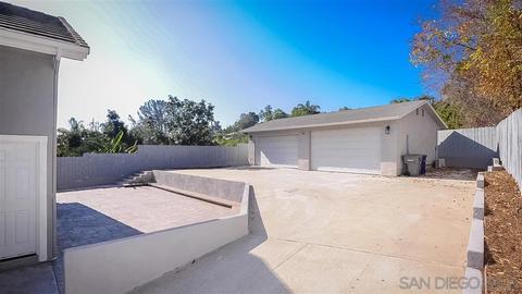 535 Valley Dr, Vista, CA 92084 photo 2