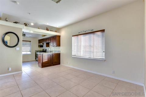 301 Brotherton Gln, Escondido, CA 92025 photo 4
