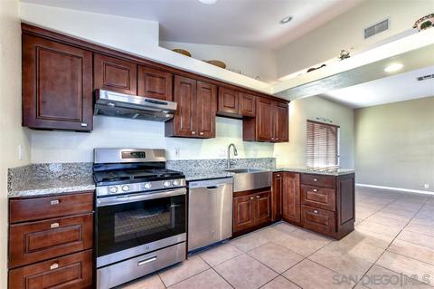 301 Brotherton Gln, Escondido, CA 92025 photo 7