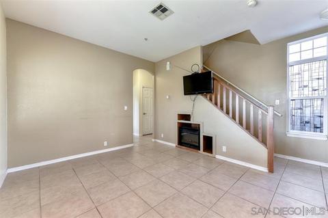301 Brotherton Gln, Escondido, CA 92025 photo 2