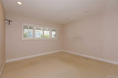 8696 Nottingham Pl, La Jolla, CA 92037 photo 17