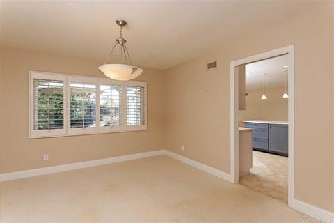 8696 Nottingham Pl, La Jolla, CA 92037 photo 7