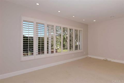 8696 Nottingham Pl, La Jolla, CA 92037 photo 14