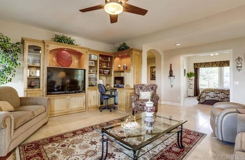 1579 Greenridge Dr, Vista, CA 92081 photo 9