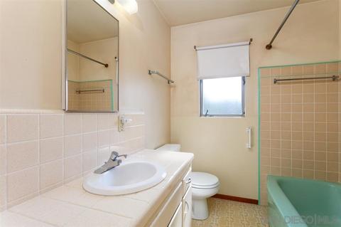 1064 Olive Ave, Vista, CA 92083 photo 17