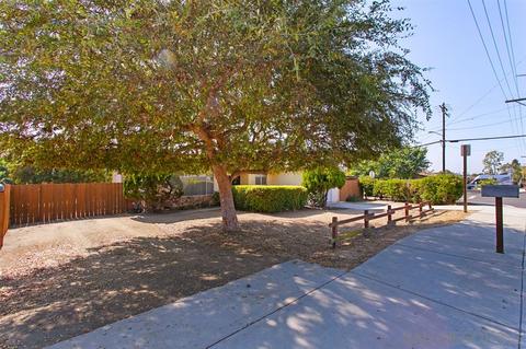 1064 Olive Ave, Vista, CA 92083 photo 3