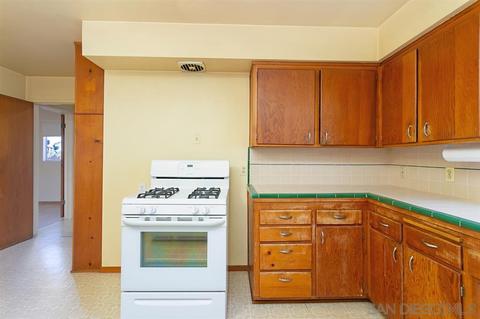 1064 Olive Ave, Vista, CA 92083 photo 10