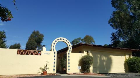 1284 Cypress Dr, Vista, CA 92084 photo 2