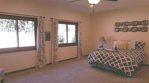 1284 Cypress Dr, Vista, CA 92084 photo 15