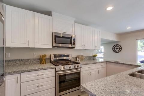 10725 Itzamna Dr, La Mesa, CA 91941 photo 3