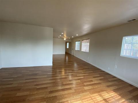 4216 Thomas St, Oceanside, CA 92056 photo 2