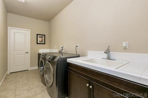 507 Machado W, Vista, CA 92083 photo 18