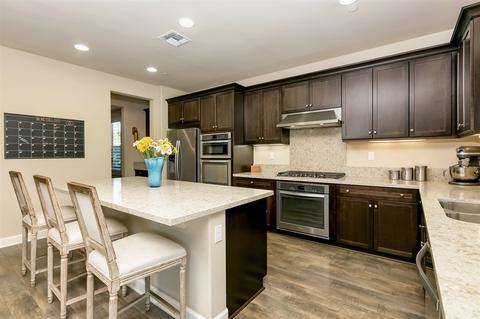 507 Machado W, Vista, CA 92083 photo 2