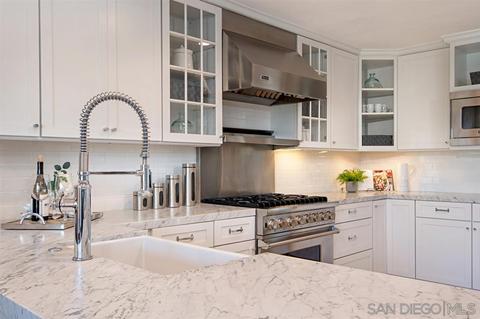 6537 Caminito Catalan, La Jolla, CA 92037 photo 5