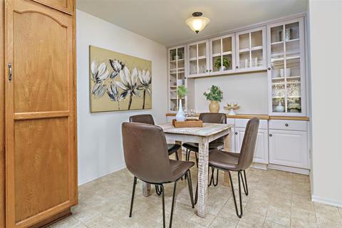 6824 Watercourse, Carlsbad, CA 92011 photo 9