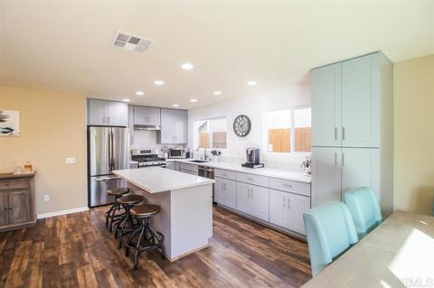 1261 12th St, Imperial Beach, CA 91932 photo 1