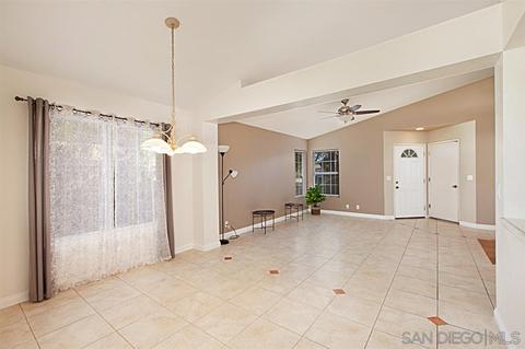 45367 Escalante Ct, Temecula, CA 92592 photo 2
