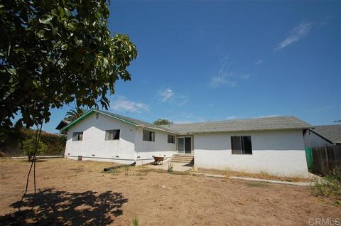 2515 Pahvant St, Oceanside, CA 92054 photo 4
