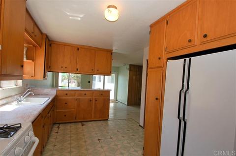 2515 Pahvant St, Oceanside, CA 92054 photo 3