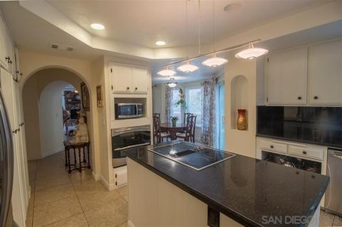 9336 Edgewood Dr, La Mesa, CA 91941 photo 3