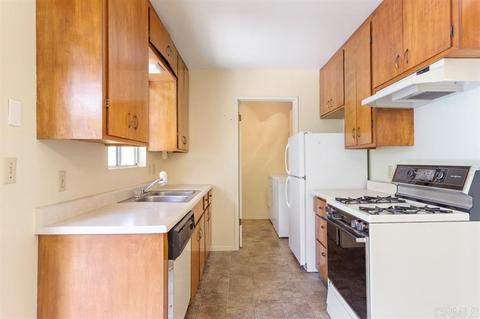1322 Kelglen Ln, Vista, CA 92084 photo 8