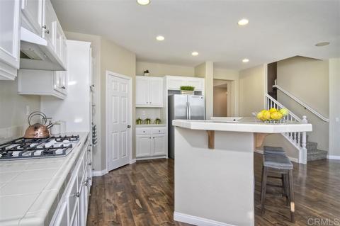 1113 Parkview Dr, Oceanside, CA 92057 photo 9