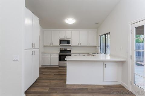737 Red Alder Pl, Escondido, CA 92027 photo 4