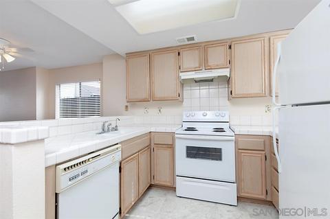 2593 Kings View Cir, Spring Valley, CA 91977 photo 12