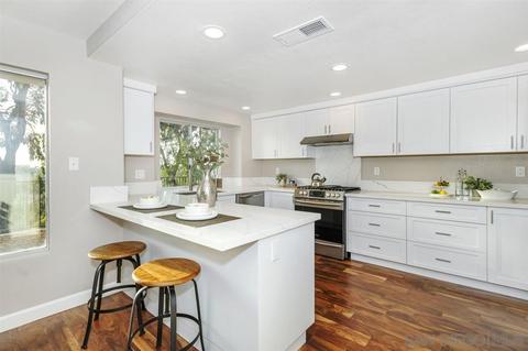 2729 Berkeley, Carlsbad, CA 92010 photo 9