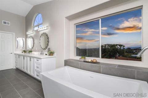 2729 Berkeley, Carlsbad, CA 92010 photo 4