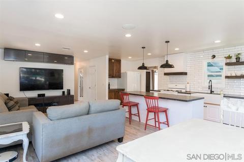 121 W 11th Ave, Escondido, CA 92025 photo 4