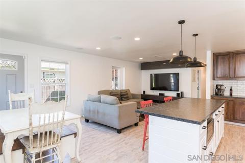 121 W 11th Ave, Escondido, CA 92025 photo 3