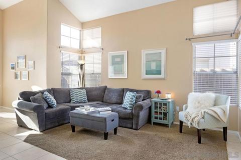 325 Springtree Pl, Escondido, CA 92026 photo 2