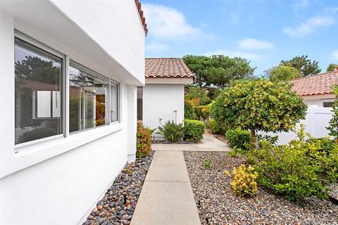 4656 Cordoba Way, Oceanside, CA 92056 photo 2