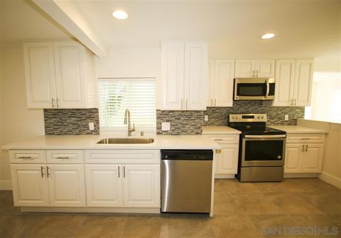 333 Lento Ln, El Cajon, CA 92021 photo 2