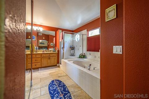 2531 Whispering Palms Loop, Chula Vista, CA 91915 photo 9
