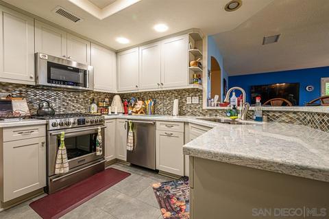 2531 Whispering Palms Loop, Chula Vista, CA 91915 photo 17