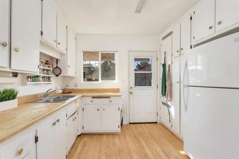 551 N Cedar St, Escondido, CA 92025 photo 4