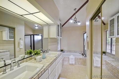 312 Montecito Gln, Escondido, CA 92025 photo 18