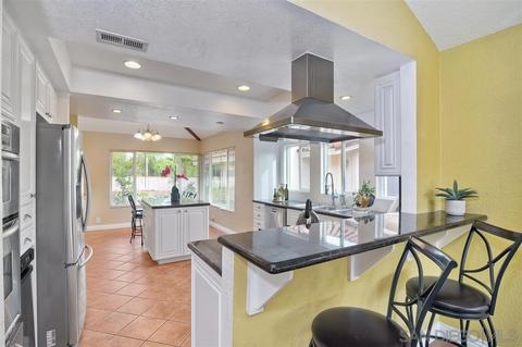 312 Montecito Gln, Escondido, CA 92025 photo 8