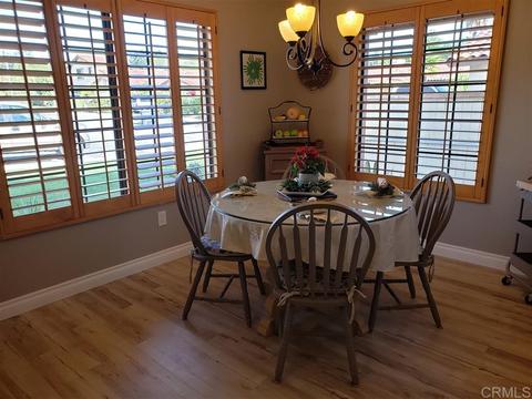 987 Avenida Campana, Fallbrook, CA 92028 photo 4