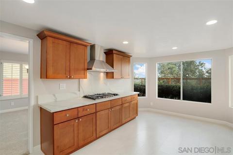 2322 Kimberly Ct, Carlsbad, CA 92008 photo 10
