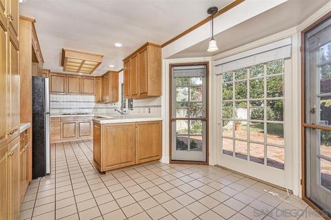6323 Avenida Cresta, La Jolla, CA 92037 photo 10