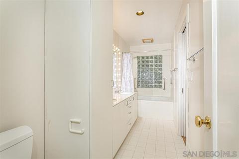 6323 Avenida Cresta, La Jolla, CA 92037 photo 18